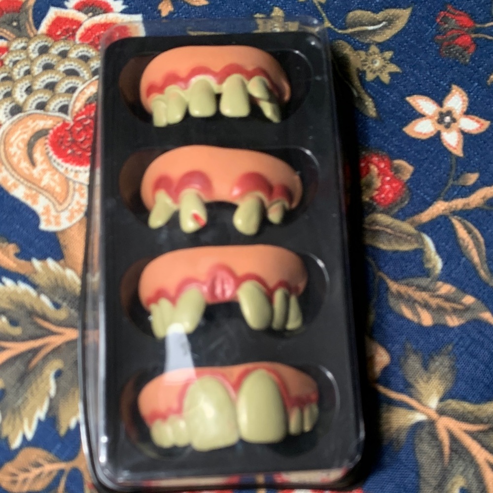 Halloween Teeth Set